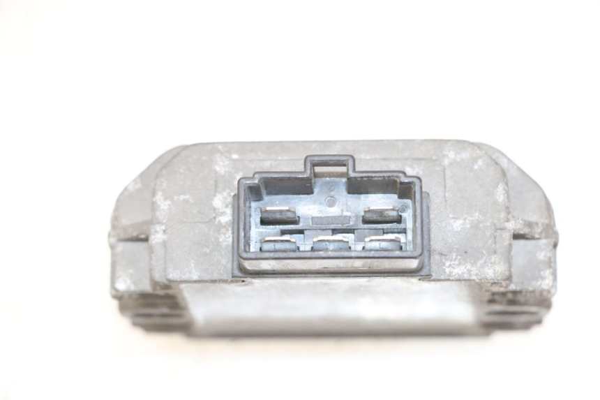 photo de REGULATEUR CHARGE PIAGGIO XEVO - X EVO 125 (2007 - 2017) - Zoom état d’usage