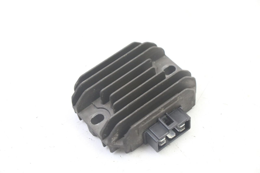 photo de REGULATEUR CHARGE PIAGGIO XEVO - X EVO 125 (2007 - 2017) - Vue principale