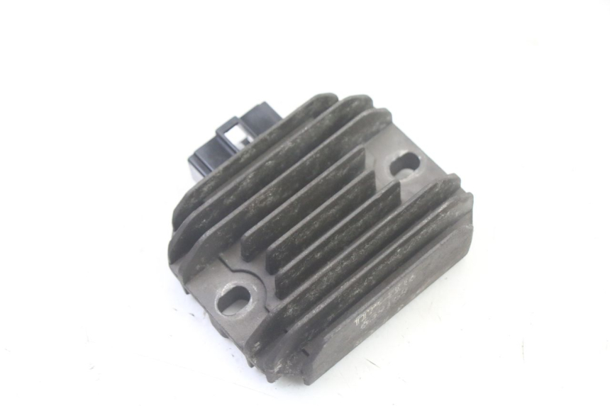 photo de REGULATEUR CHARGE PIAGGIO XEVO - X EVO 125 (2007 - 2017) - Détail de la pièce