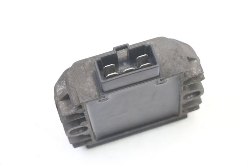 photo de REGULATEUR CHARGE PIAGGIO XEVO - X EVO 125 (2007 - 2017) - Zoom état d’usage