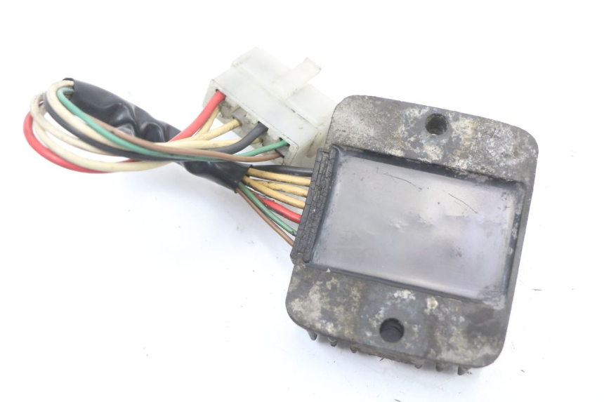 photo de REGULATEUR CHARGE YAMAHA XJ F 900 (1983 - 1994) - Autre angle de vue