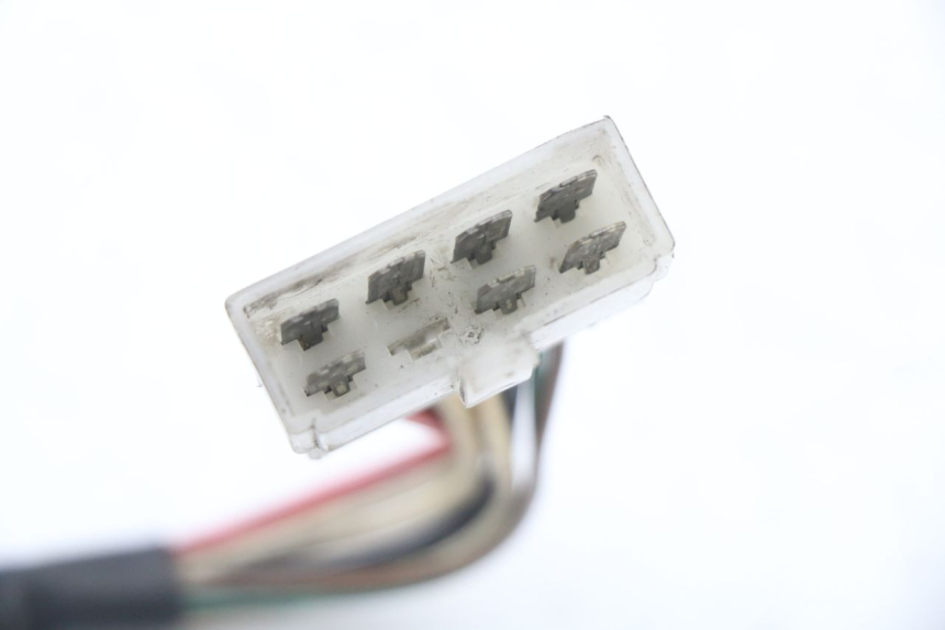 photo de REGULATEUR CHARGE YAMAHA XJ F 900 (1983 - 1994) - Gros plan technique