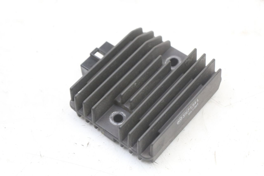 photo de REGULATEUR CHARGE YAMAHA XJ6 ABS 600 (2008 - 2016) - Détail de la pièce