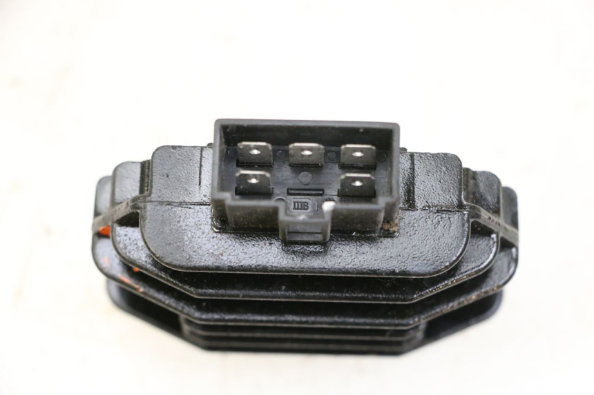 photo de REGULATEUR CHARGE YAMAHA XJN DIVERSION 600 (2000 - 2003) - Zoom état d’usage