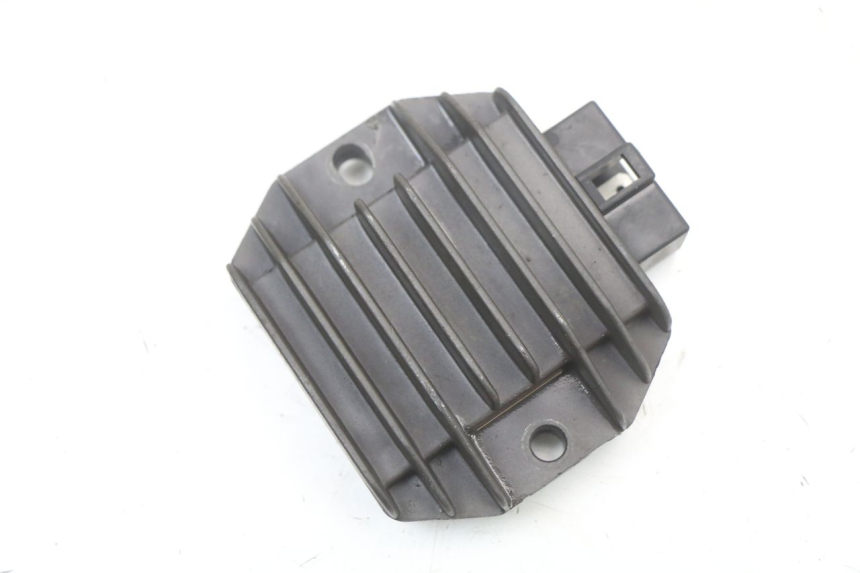 photo de REGULATEUR CHARGE YAMAHA XJS DIVERSION 600 (1997 - 1999) - Détail de la pièce
