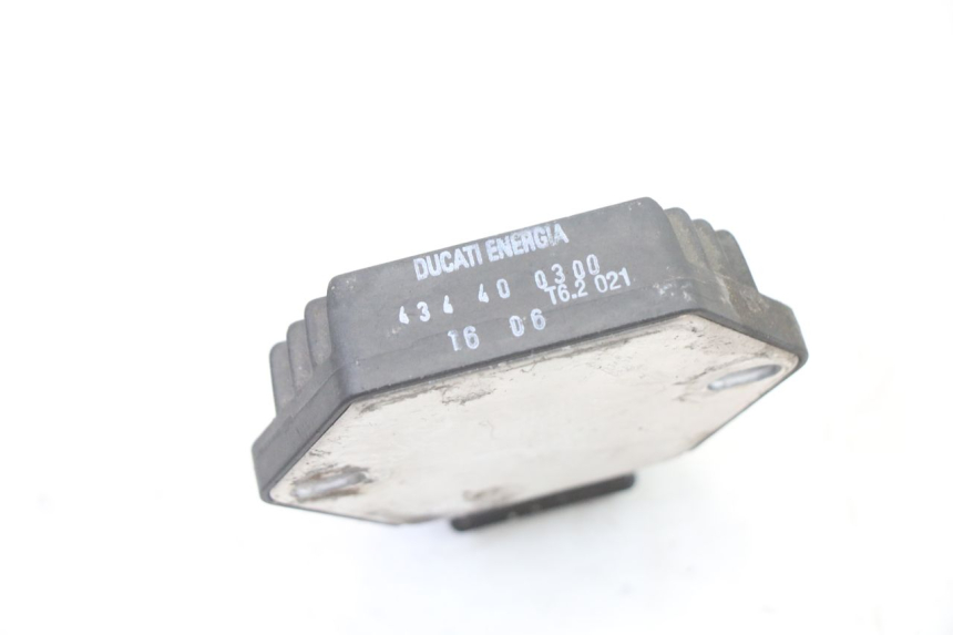 photo de REGULATEUR CHARGE HONDA XLV VARADERO 125 (2000 - 2006) - Autre angle de vue