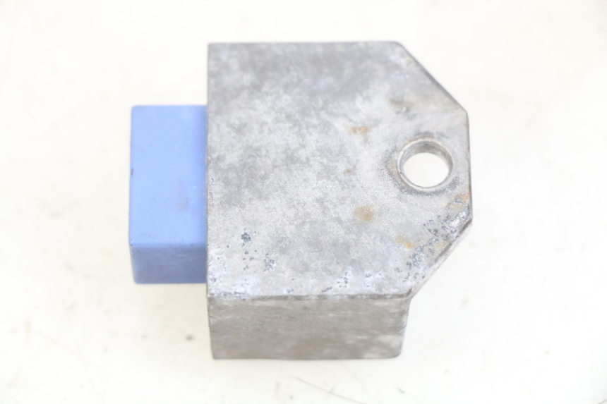 photo de REGULATEUR CHARGE PEUGEOT XP6 50 (2006 - 2011) - Détail de la pièce