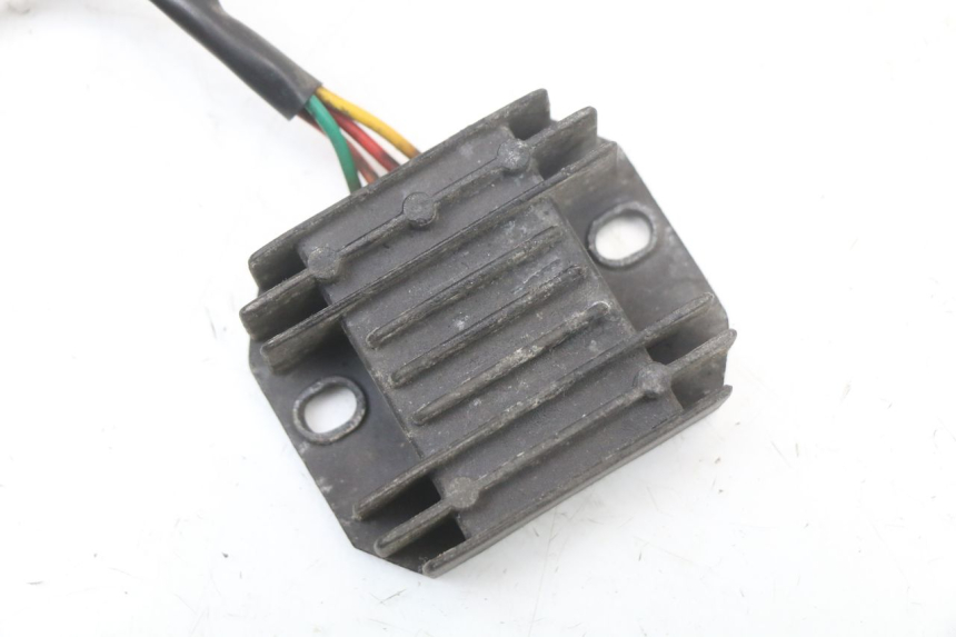 photo de REGULATEUR CHARGE SYM XS 125 (2007 - 2016) - Zoom état d’usage