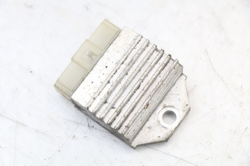 photo de REGULATEUR CHARGE YAMAHA BW'S NG NEXT GENERATION 50 (1996 - 2003) - Détail de la pièce