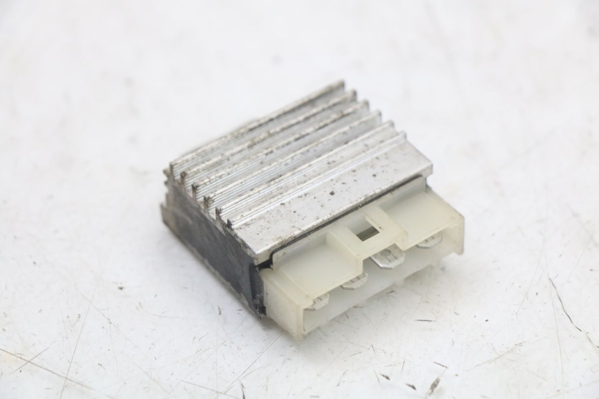 photo de REGULATEUR CHARGE YAMAHA BW'S NG NEXT GENERATION 50 (1996 - 2003) - Zoom état d’usage