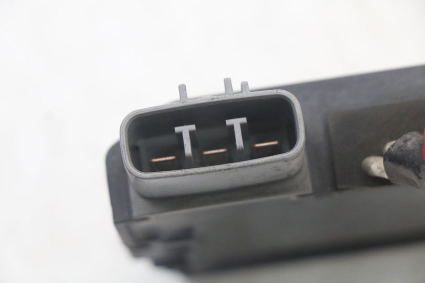 photo de REGULATEUR CHARGE YAMAHA FJR ABS 1300 (2006 - 2012) - Autre angle de vue