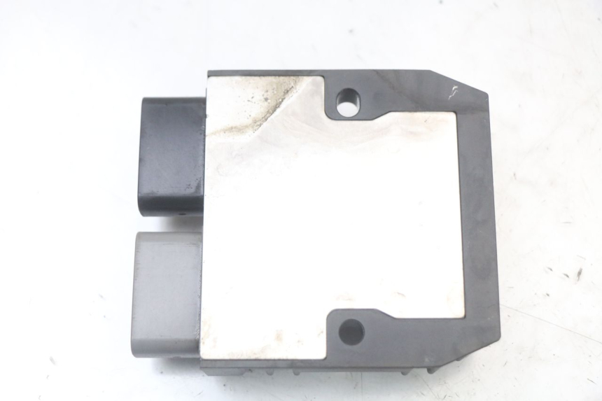 photo de REGULATEUR CHARGE YAMAHA FZ1 FAZER 1000 (2007 - 2009) - Autre angle de vue