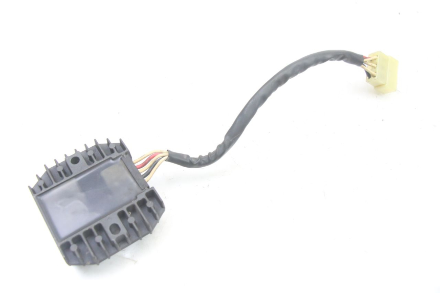 photo de REGULATEUR CHARGE YAMAHA FZS FAZER 600 (2001 - 2003) - Autre angle de vue