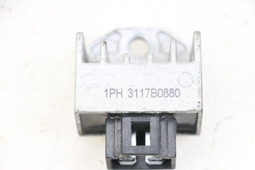 photo de REGULATEUR CHARGE YAMAHA NEO'S NEOS 2T EASY 50 (2013 - 2016) - Autre angle de vue