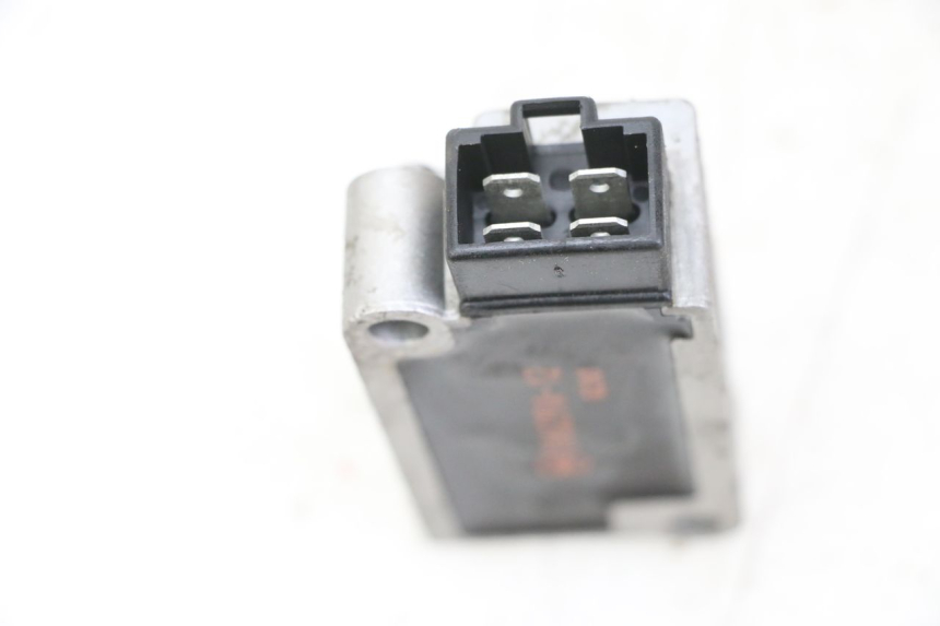 photo de REGULATEUR CHARGE YAMAHA NEOS NEO'S 4T 50 (2008 - 2016) - Zoom état d’usage