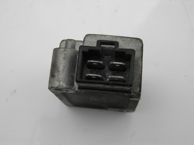 photo de REGULATEUR CHARGE YAMAHA TDR 125 (1997 - 1996) - Zoom état d’usage