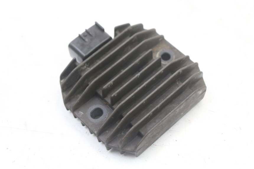 photo de REGULATEUR CHARGE YAMAHA XVS DRAG STAR DRAGSTAR 650 (1997 - 2007) - Détail de la pièce