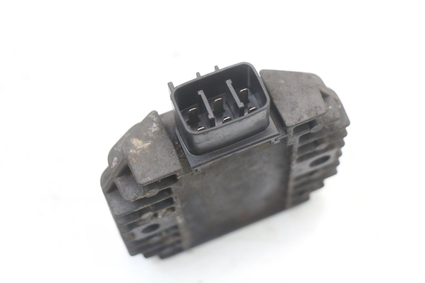 photo de REGULATEUR CHARGE YAMAHA XVS DRAG STAR DRAGSTAR 650 (1997 - 2007) - Zoom état d’usage