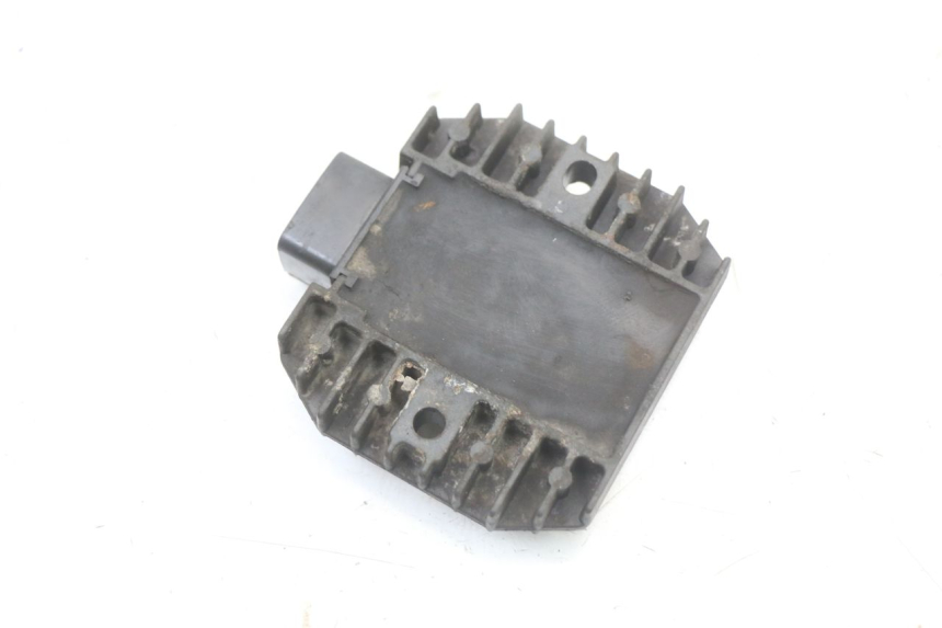 photo de REGULATEUR CHARGE YAMAHA XVS DRAG STAR DRAGSTAR 650 (1997 - 2007) - Autre angle de vue