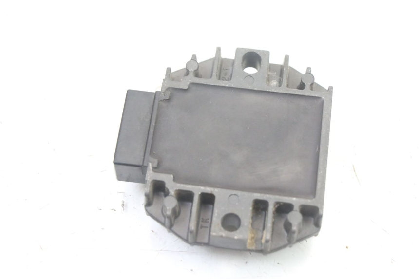 photo de REGULATEUR CHARGE YAMAHA YP MAJESTY 125 (2007 - 2010) - Autre angle de vue