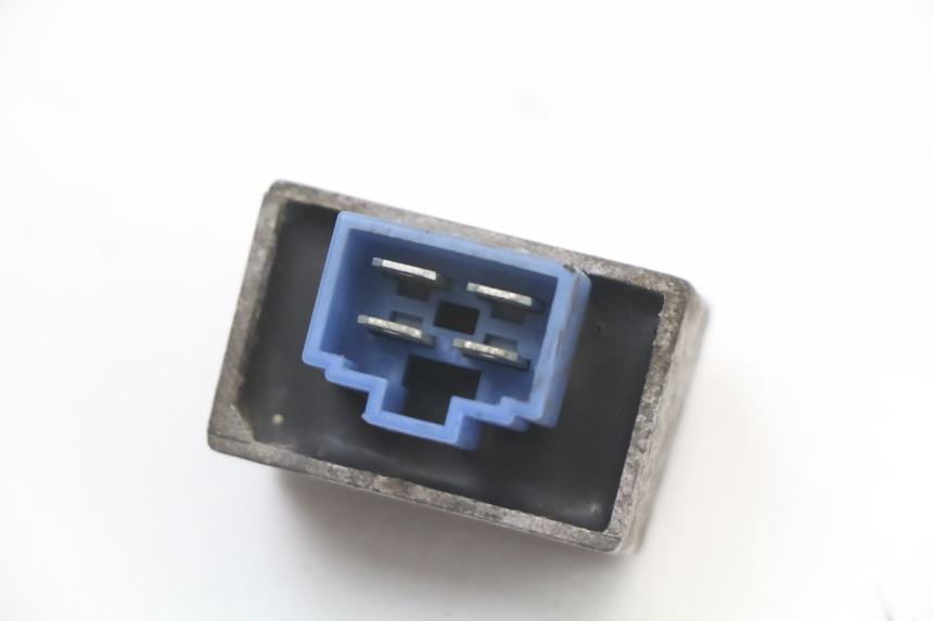 photo de REGULATEUR CHARGE YAMAHA YN NEO'S 50 (1997 - 2004) - Autre angle de vue