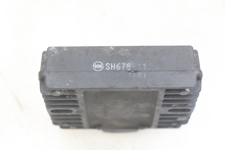 photo de REGULATEUR CHARGE YAMAHA YP MAJESTY 400 (2004 - 2008) - Autre angle de vue