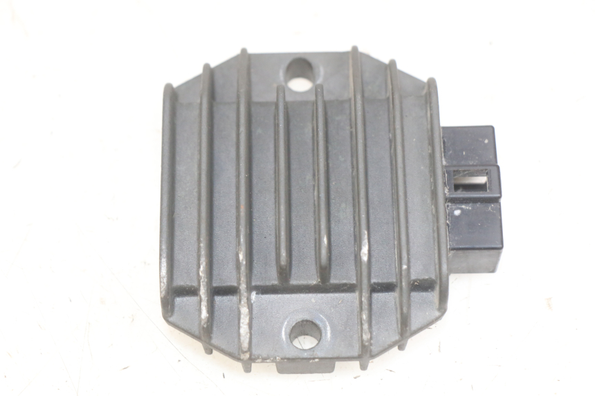 photo de RÉGULATEUR DE CHARGE YAMAHA YP MAJESTY 125 (1998 - 2001) - Vue principale