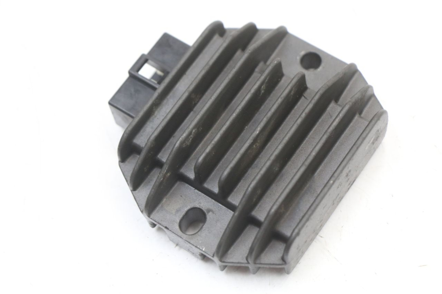 photo de REGULATEUR CHARGE YAMAHA YP MAJESTY 125 (2002 - 2006) - Zoom état d’usage