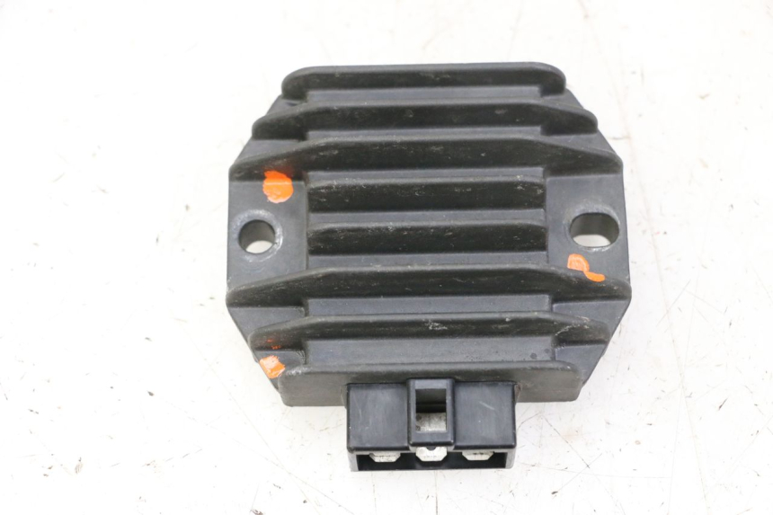 photo de REGULATEUR CHARGE YAMAHA YP MAJESTY 125 (2002 - 2006) - Vue principale