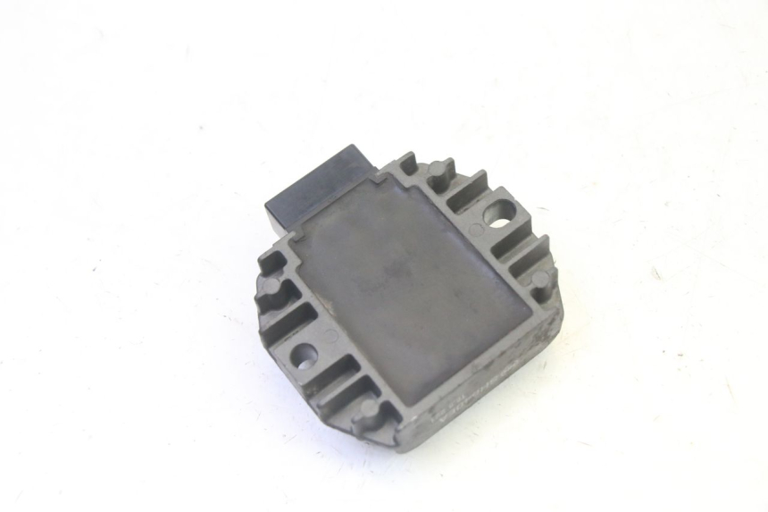 photo de REGULATEUR CHARGE YAMAHA YP MAJESTY 125 (2007 - 2010) - Zoom état d’usage
