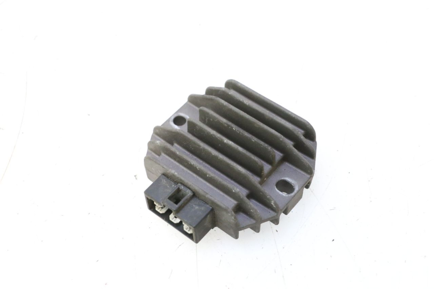photo de RÉGULATEUR DE CHARGE YAMAHA YP MAJESTY 125 (1998 - 2001) - Vue principale