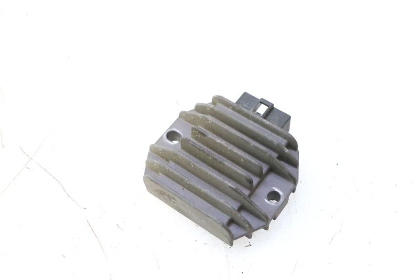 photo de RÉGULATEUR DE CHARGE YAMAHA YP MAJESTY 125 (1998 - 2001) - Détail de la pièce