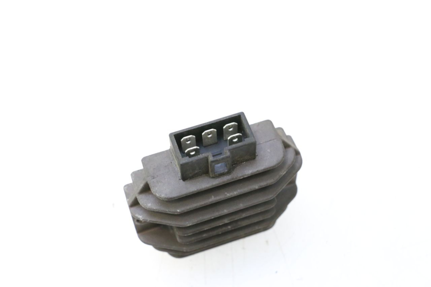 photo de RÉGULATEUR DE CHARGE YAMAHA YP MAJESTY 125 (1998 - 2001) - Autre angle de vue