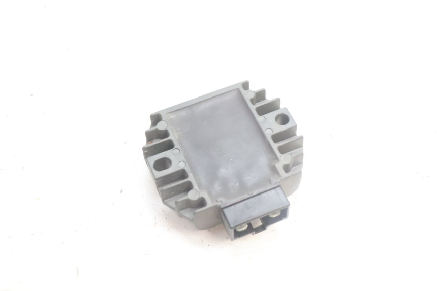 photo de REGULATEUR CHARGE YAMAHA YP MAJESTY 125 (2002 - 2006) - Autre angle de vue