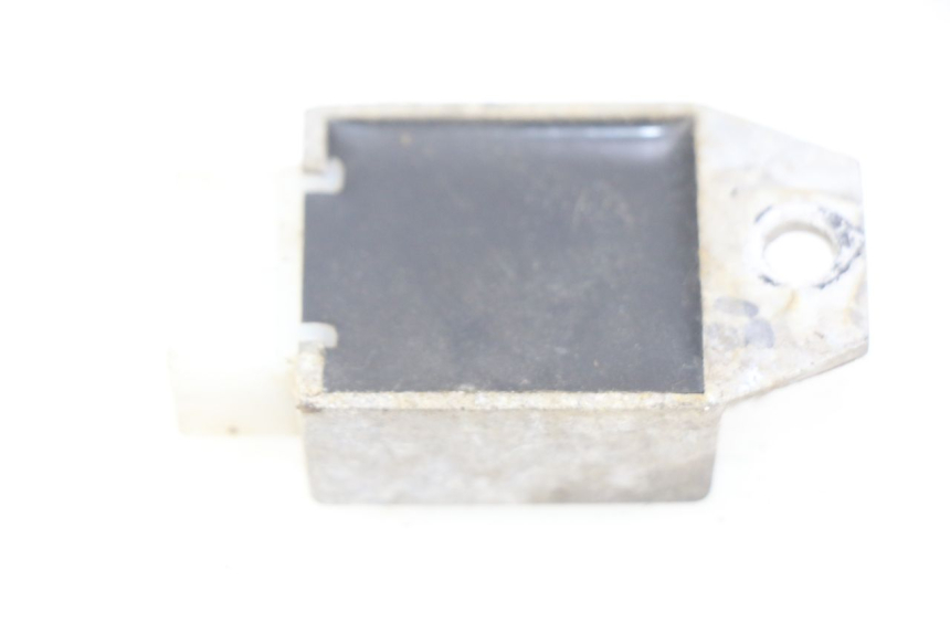 photo de REGULATEUR CHARGE YIYING YY50QT-10 50 (2007 - 2022) - Zoom état d’usage