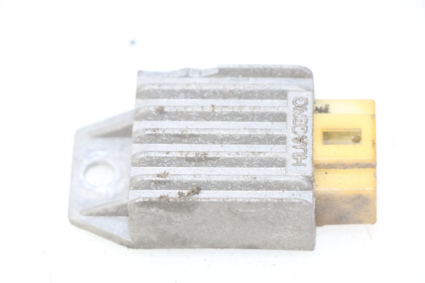 photo de REGULATEUR CHARGE YIYING YY50QT-10 50 (2007 - 2022) - Autre angle de vue