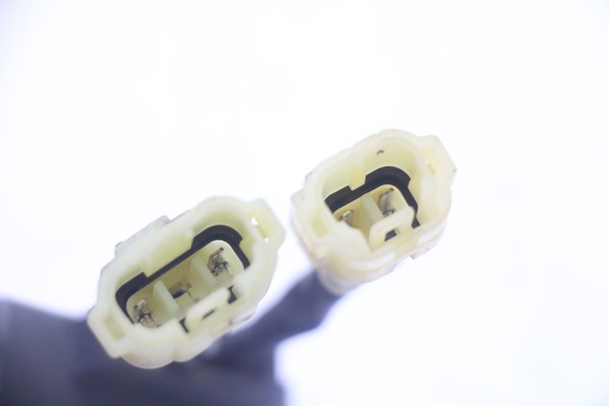 photo de REGULATEUR CHARGE YAMAHA YZF YZ-F 450 (2014 - 2016) - Gros plan technique