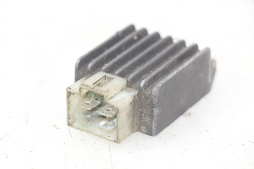 photo de REGULATEUR CHARGE PEUGEOT ZENITH 50 (1994 - 1999) - Détail de la pièce