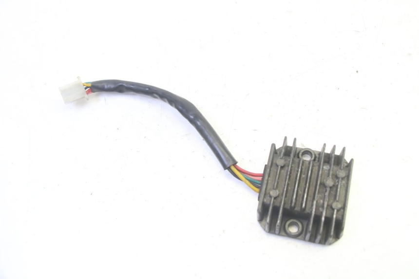 photo de REGULATEUR CHARGE KYMCO ZING 125 (1997 - 2003) - Vue principale