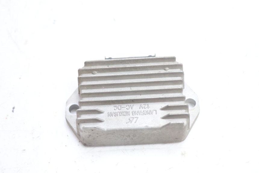 photo de REGULATEUR CHARGE PIAGGIO ZIP 2T 50 (2009 - 2019) - Détail de la pièce
