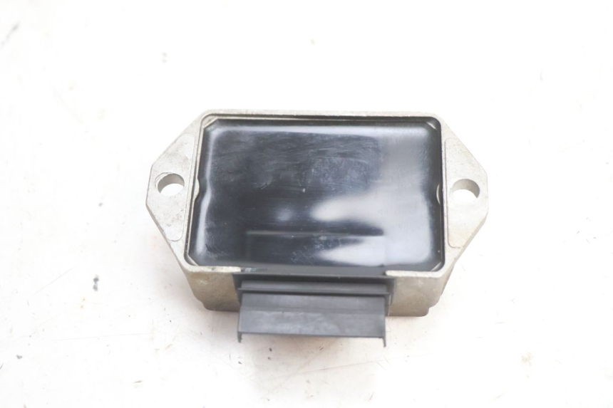 photo de REGULATEUR CHARGE PIAGGIO ZIP 2T 50 (2009 - 2019) - Zoom état d’usage
