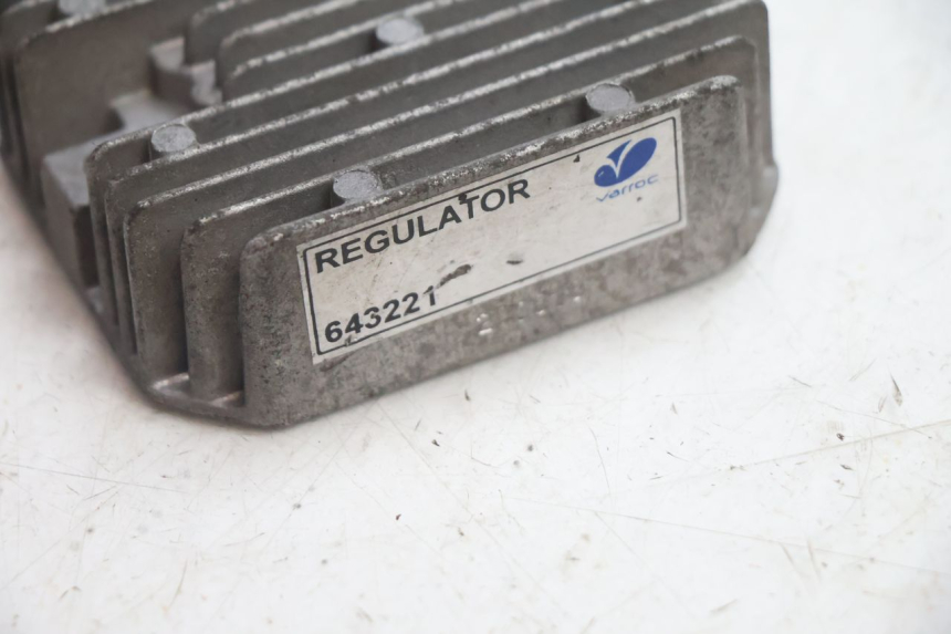 photo de REGULATEUR CHARGE PIAGGIO ZIP 4T 50 (2018 - 2020) - Zoom état d’usage