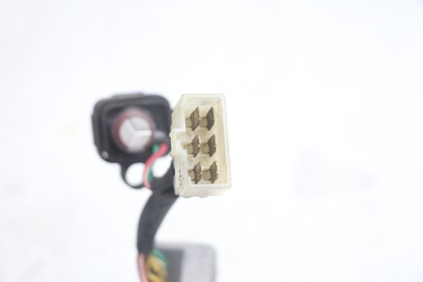 photo de REGULATEUR CHARGE PIAGGIO ZIP 4T 50 (2018 - 2020) - Points de fixation