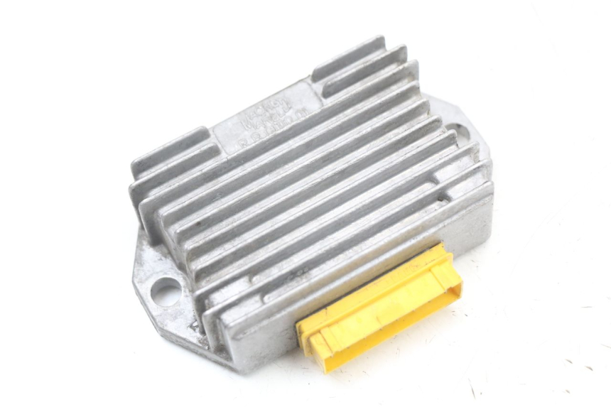 photo de REGULATEUR CHARGE PIAGGIO ZIP RST 50 (1996 - 1998) - Vue principale