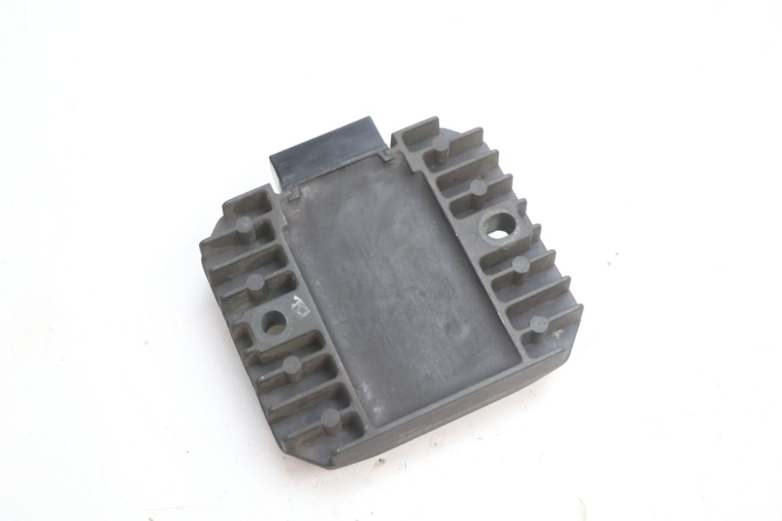 photo de RÉGULATEUR DE CHARGE KAWASAKI ZX-6R ZX6R 600 (1995 - 1997) - Zoom état d’usage