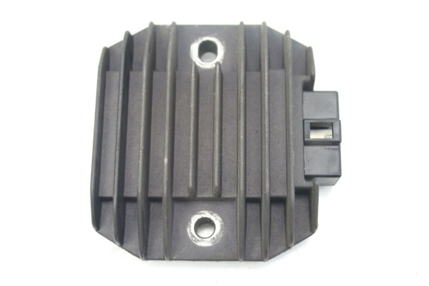 photo de REGULATEUR CHARGE KAWASAKI ZZR 600 (1995 - 2004) - Détail de la pièce