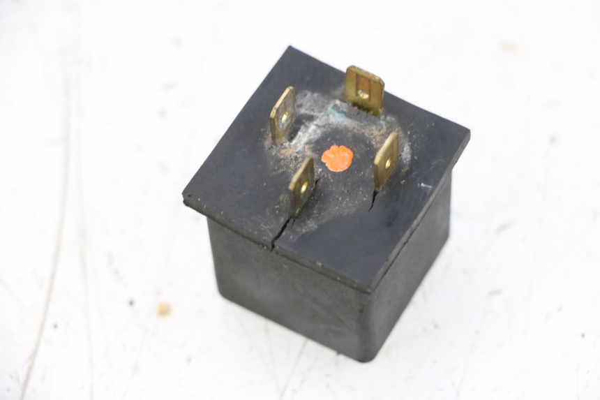 photo de RELAIS DEMARREUR MBK BOOSTER SPIRIT NAKED 50 (2004 - 2017) - Détail de la pièce