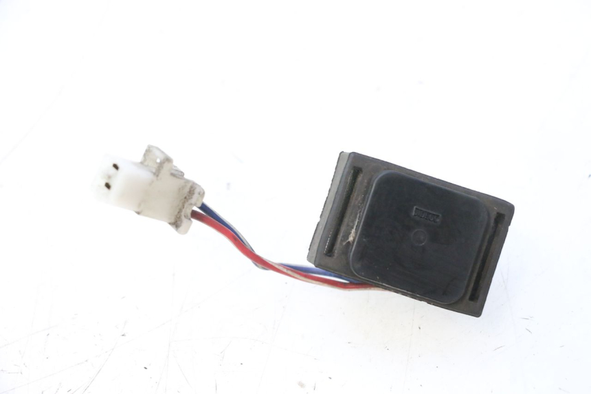 photo de RELAIS DEMARREUR SUZUKI BURGMAN 125 (2007 - 2014) - Zoom état d’usage