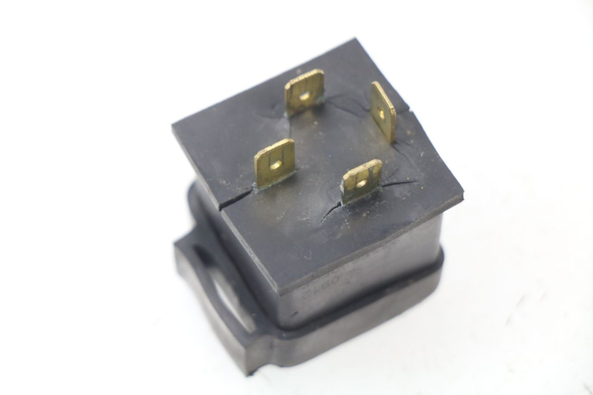 photo de RELAIS DEMARREUR YAMAHA BW'S 50 (2004 - 2017) - Zoom état d’usage