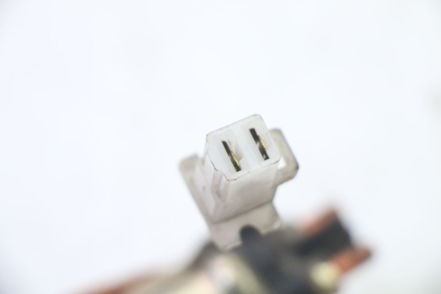 photo de RELAIS DEMARREUR YAMAHA BW'S 100 (1999 - 2002) - Gros plan technique